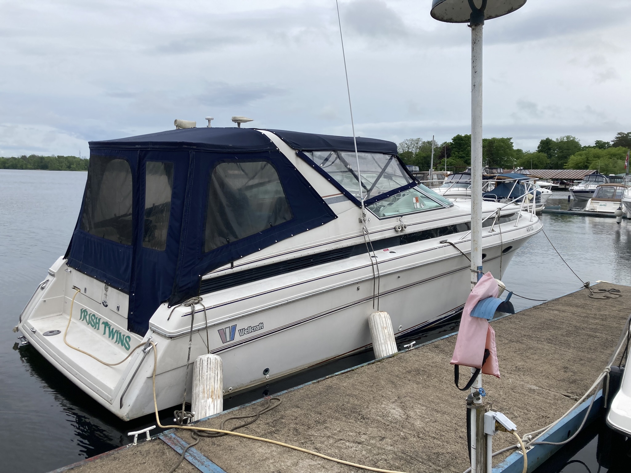 Photo of the 1990 WELLCRAFT COSTAL 3300