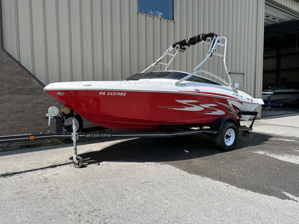 Photo of the 2010 Four Winns 190SS