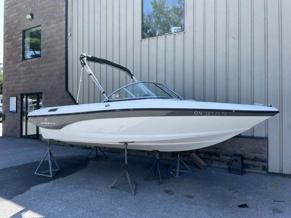 Photo of the 2013 Rinker 186 BR
