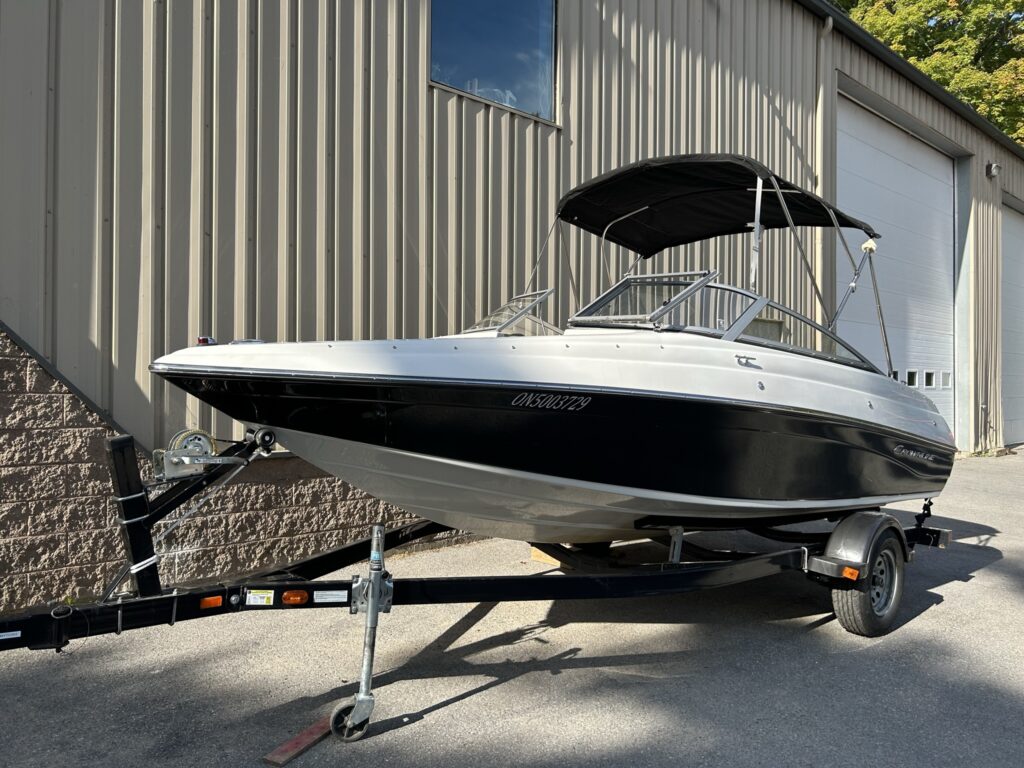 Photo of the 2016 CROWNLINE 18SS