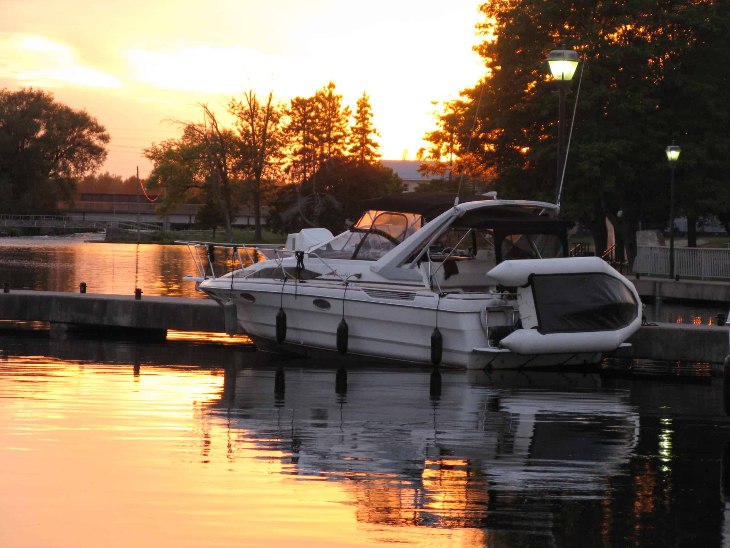 1990 BAYLINER 2955 AVANTI